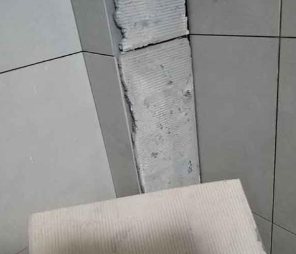 潼南瓷砖空鼓维修公司分享下厨房瓷砖脱落的补救措施。